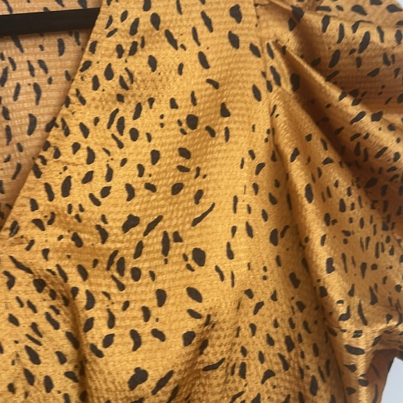 Cheetah Print MIDI Dress with Puff Sleeves - Picture 8 of 8